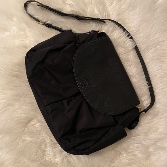 Tory Burch Handbags - Tory Burch Messenger diaper bag
